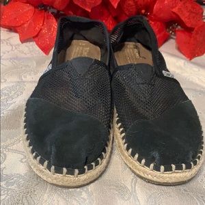 TOMS black light weight shoes